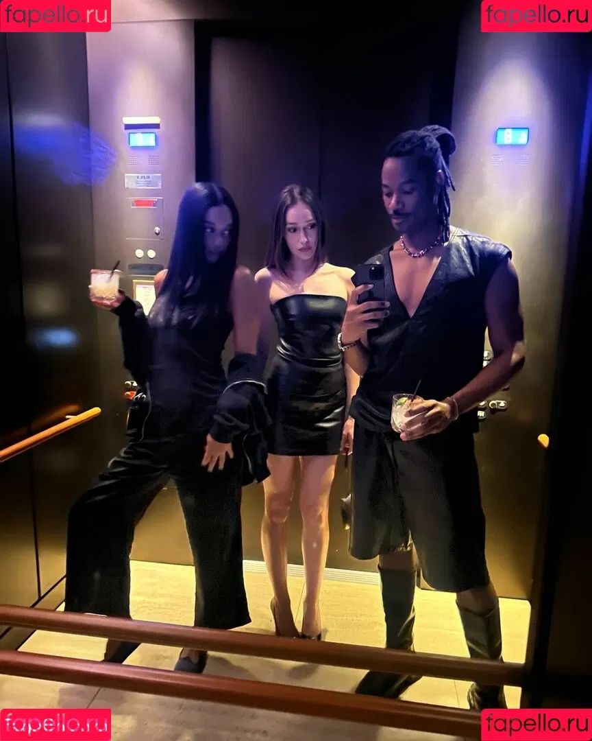 Alycia Debnam Carey / DebnamCarey / alyciajasmin Onlyfans Photo Gallery 