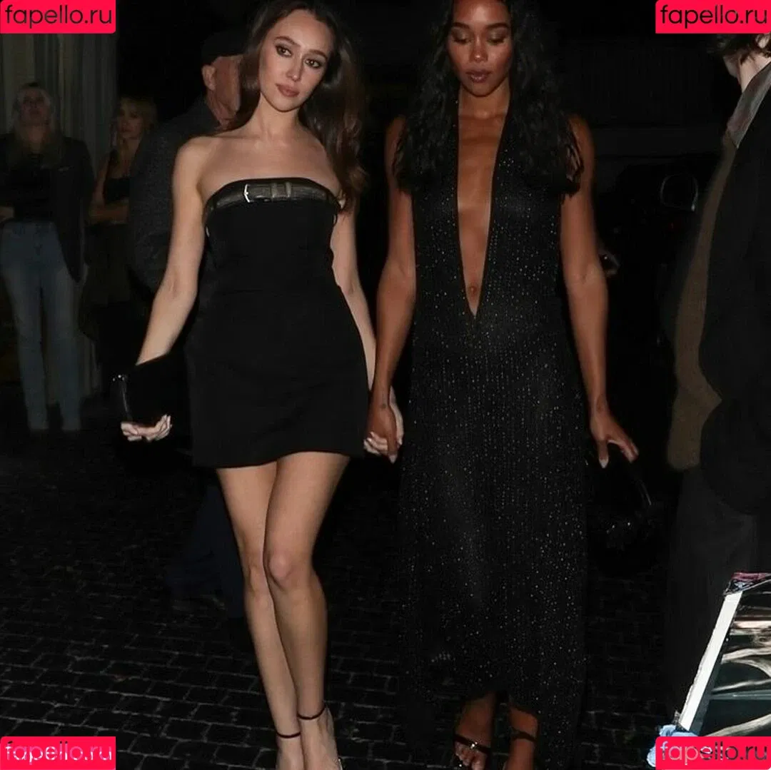 Alycia Debnam Carey / DebnamCarey / alyciajasmin Onlyfans Photo Gallery 
