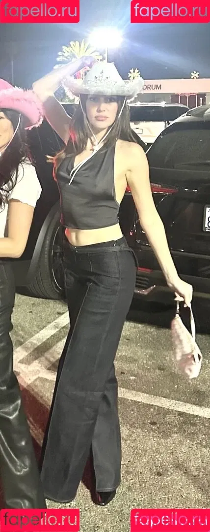 Alycia Debnam Carey / DebnamCarey / alyciajasmin Onlyfans Photo Gallery 