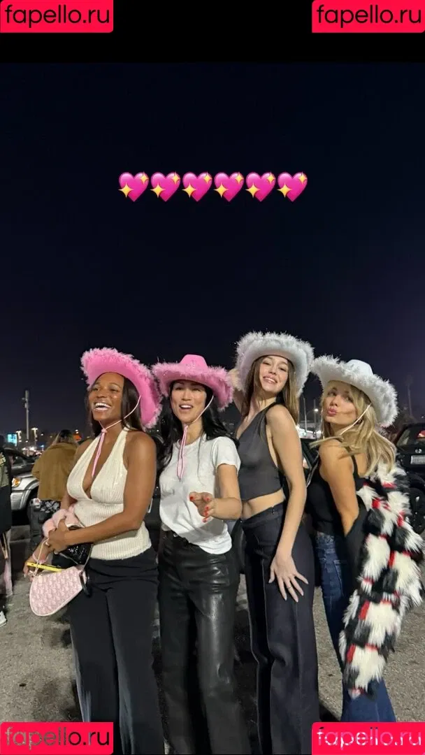 Alycia Debnam Carey / DebnamCarey / alyciajasmin Onlyfans Photo Gallery 