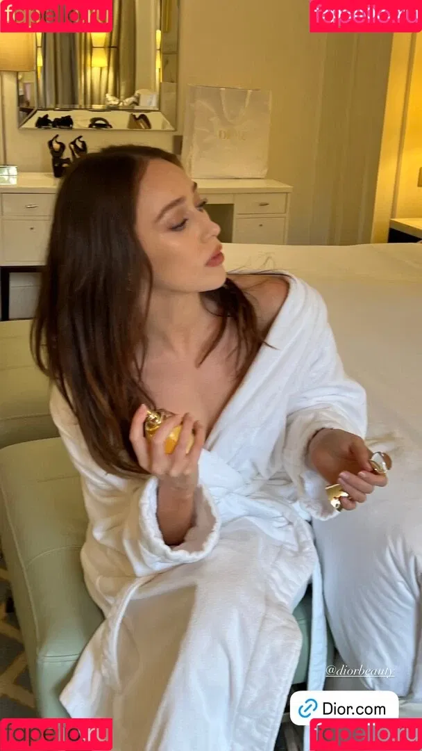 Alycia Debnam Carey / DebnamCarey / alyciajasmin Onlyfans Photo Gallery 
