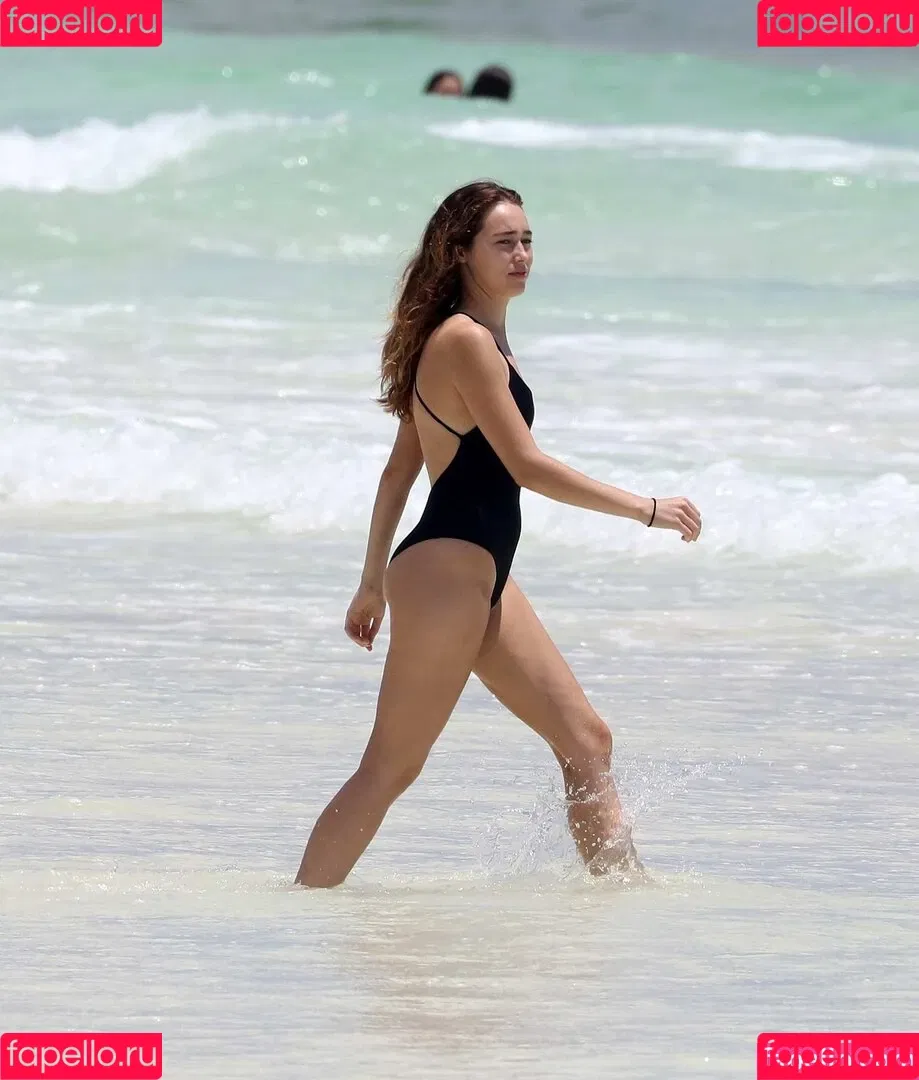 Alycia Debnam Carey / DebnamCarey / alyciajasmin Onlyfans Photo Gallery 