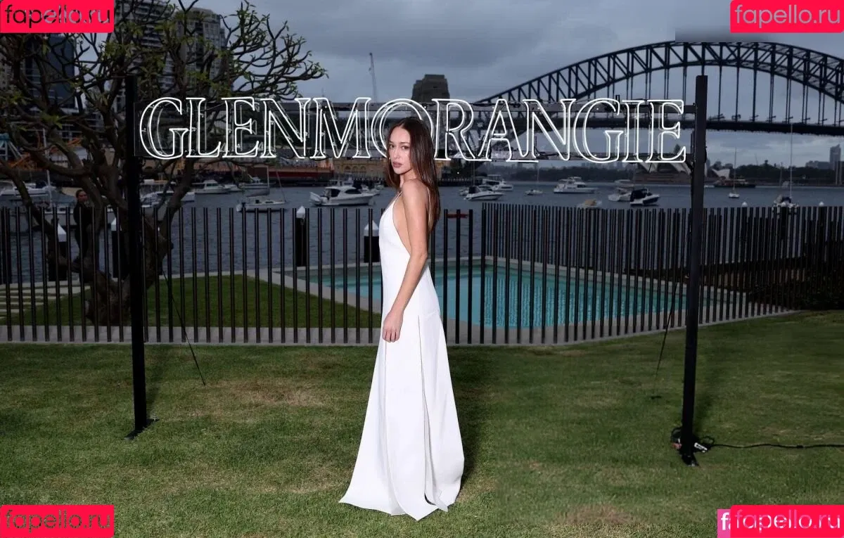 Alycia Debnam Carey / DebnamCarey / alyciajasmin Onlyfans Photo Gallery 