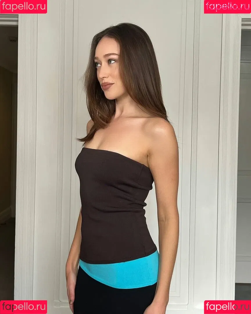 Alycia Debnam Carey / DebnamCarey / alyciajasmin Onlyfans Photo Gallery 