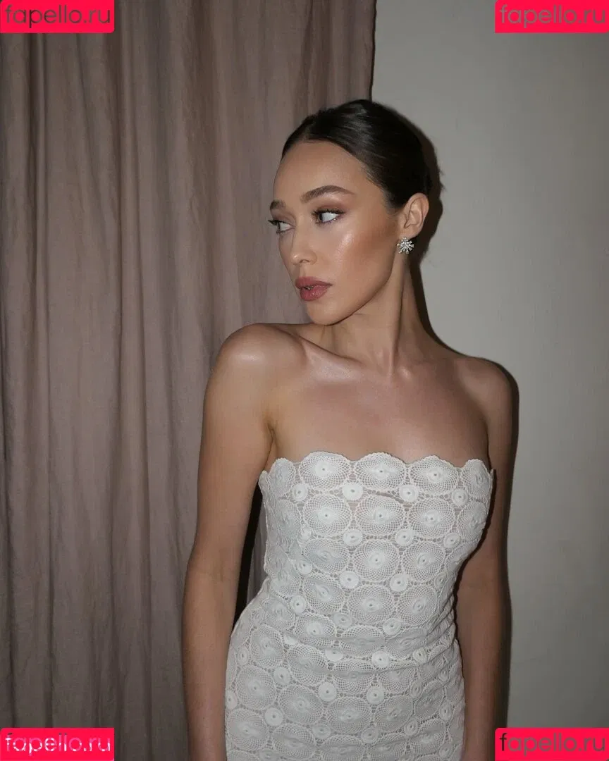 Alycia Debnam Carey / DebnamCarey / alyciajasmin Onlyfans Photo Gallery 