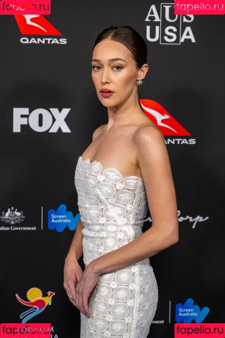 Alycia Debnam Carey / DebnamCarey / alyciajasmin Onlyfans Photo Gallery 