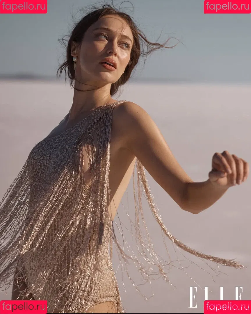Alycia Debnam Carey / DebnamCarey / alyciajasmin Onlyfans Photo Gallery 