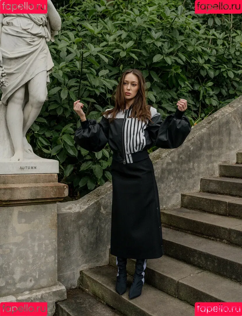 Alycia Debnam Carey / DebnamCarey / alyciajasmin Onlyfans Photo Gallery 