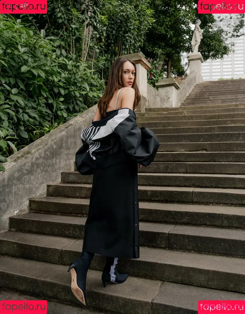 Alycia Debnam Carey / DebnamCarey / alyciajasmin Onlyfans Photo Gallery 