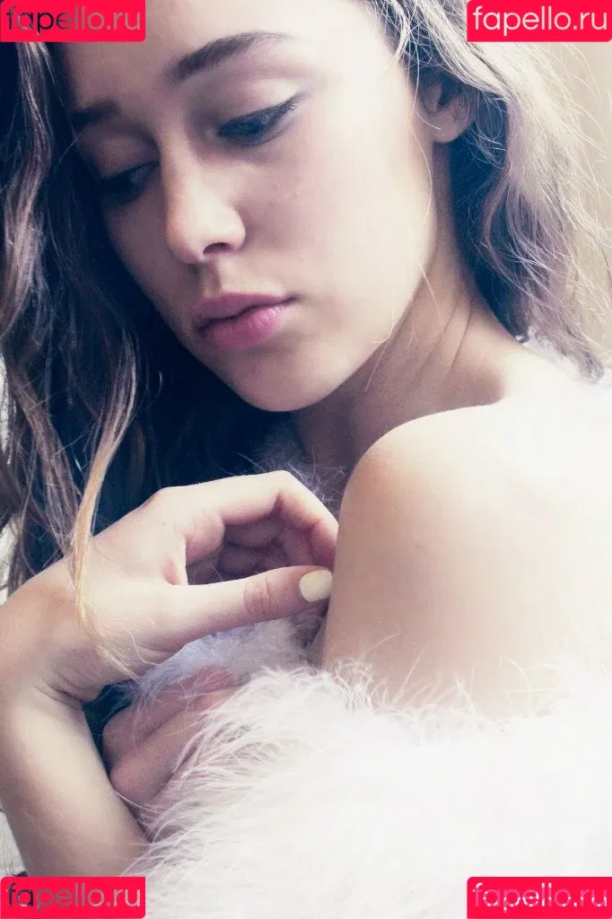Alycia Debnam Carey / DebnamCarey / alyciajasmin Onlyfans Photo Gallery 