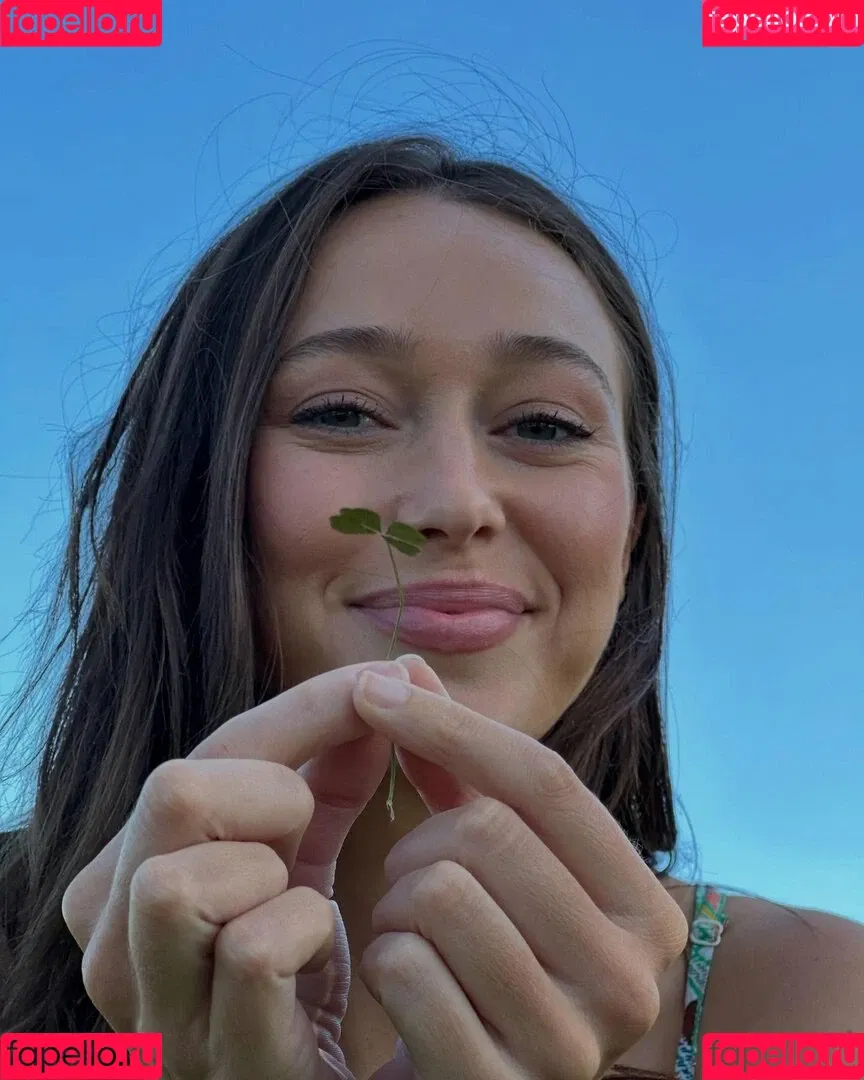 Alycia Debnam Carey / DebnamCarey / alyciajasmin Onlyfans Photo Gallery 