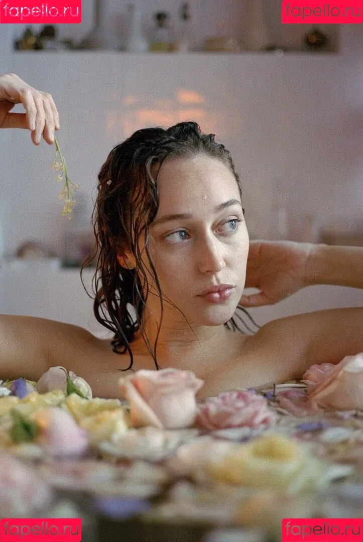 Alycia Debnam Carey / DebnamCarey / alyciajasmin Onlyfans Photo Gallery 