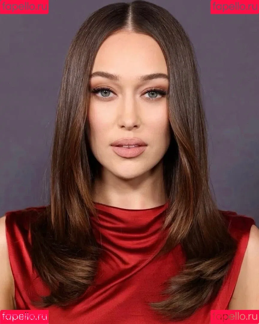 Alycia Debnam Carey / DebnamCarey / alyciajasmin Onlyfans Photo Gallery 