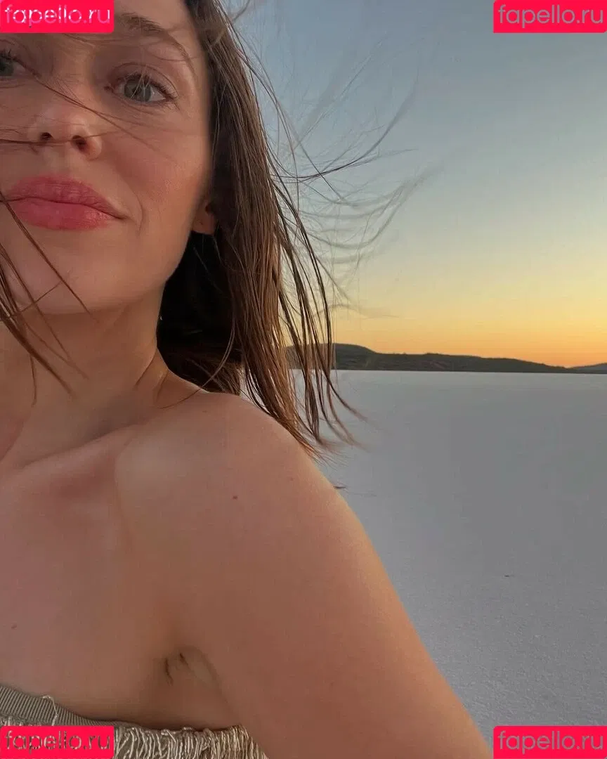 Alycia Debnam Carey / DebnamCarey / alyciajasmin Onlyfans Photo Gallery 