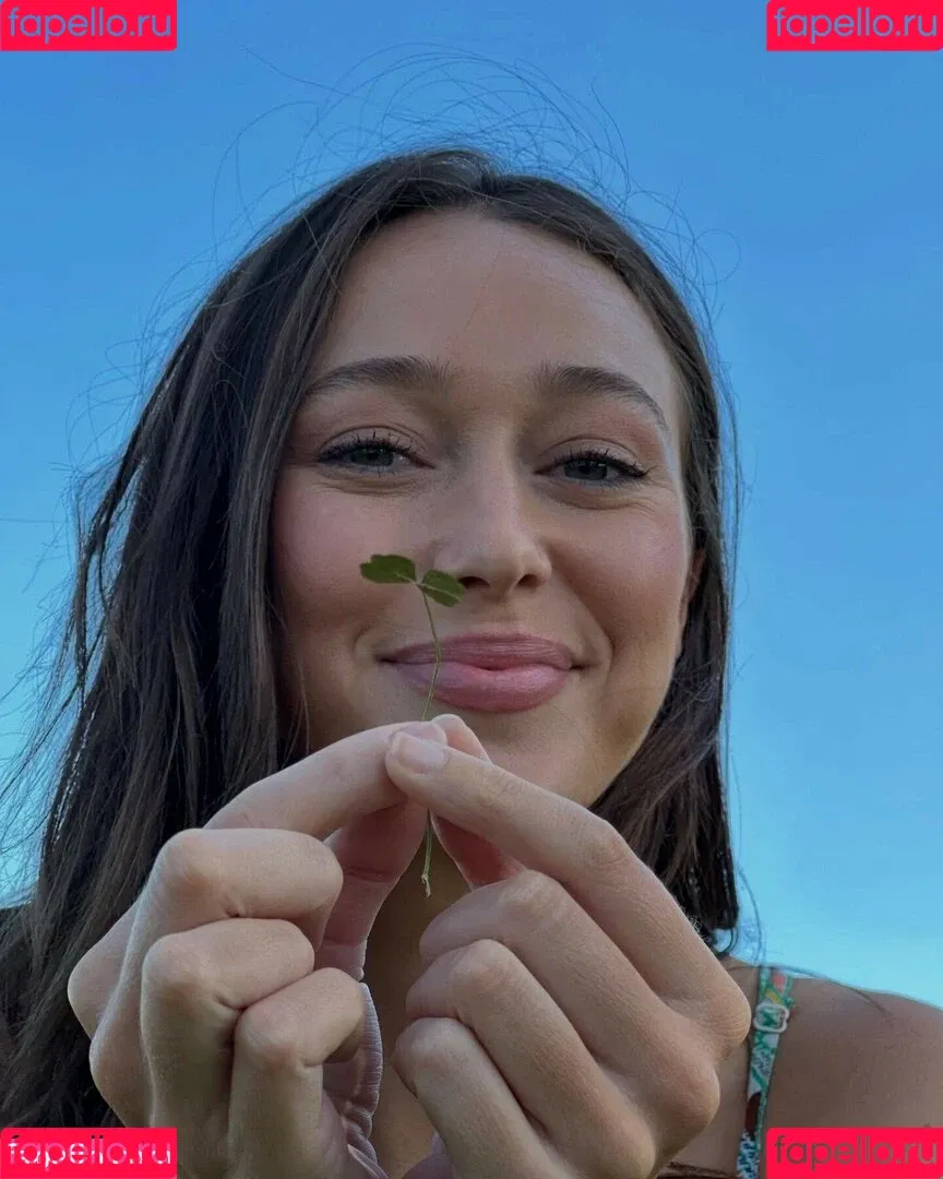 Alycia Debnam Carey / DebnamCarey / alyciajasmin Onlyfans Photo Gallery 
