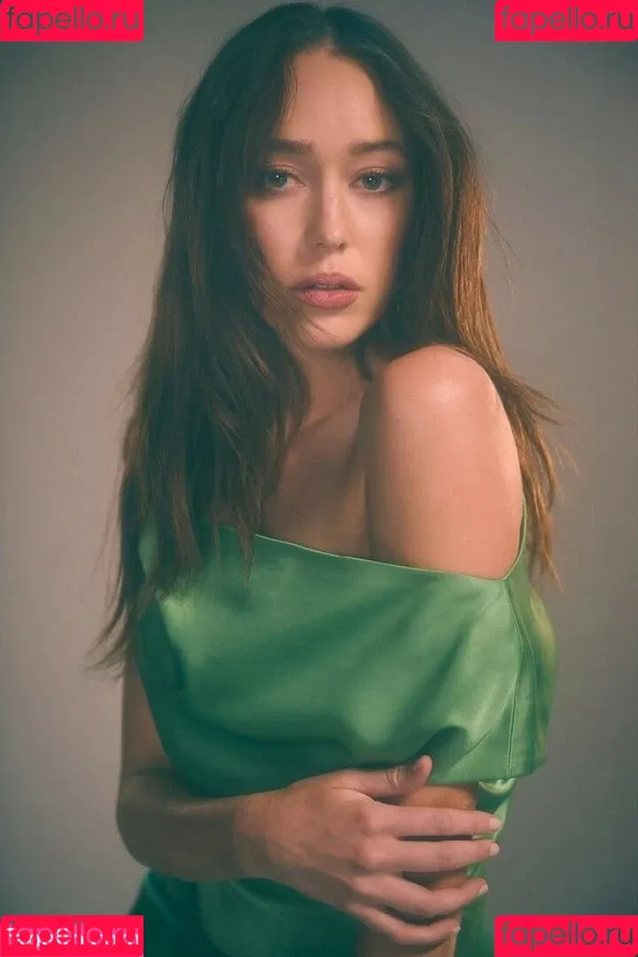 Alycia Debnam Carey / DebnamCarey / alyciajasmin Onlyfans Photo Gallery 