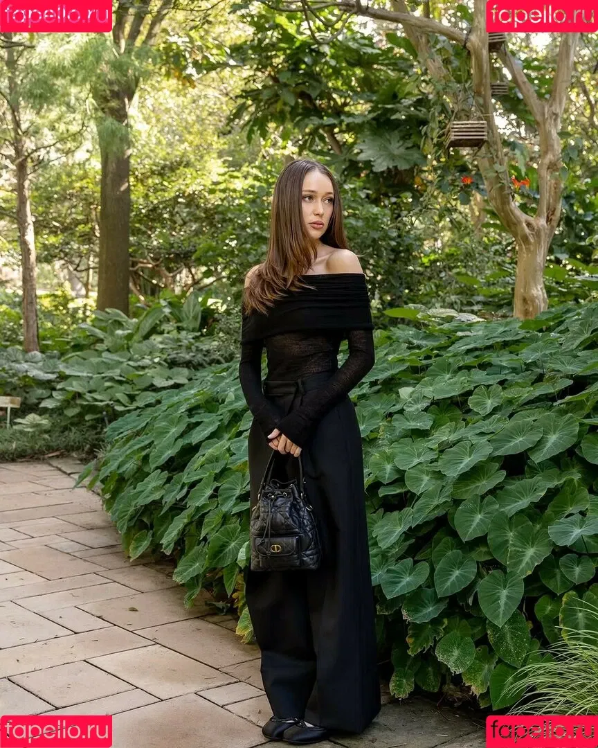 Alycia Debnam Carey / DebnamCarey / alyciajasmin Onlyfans Photo Gallery 