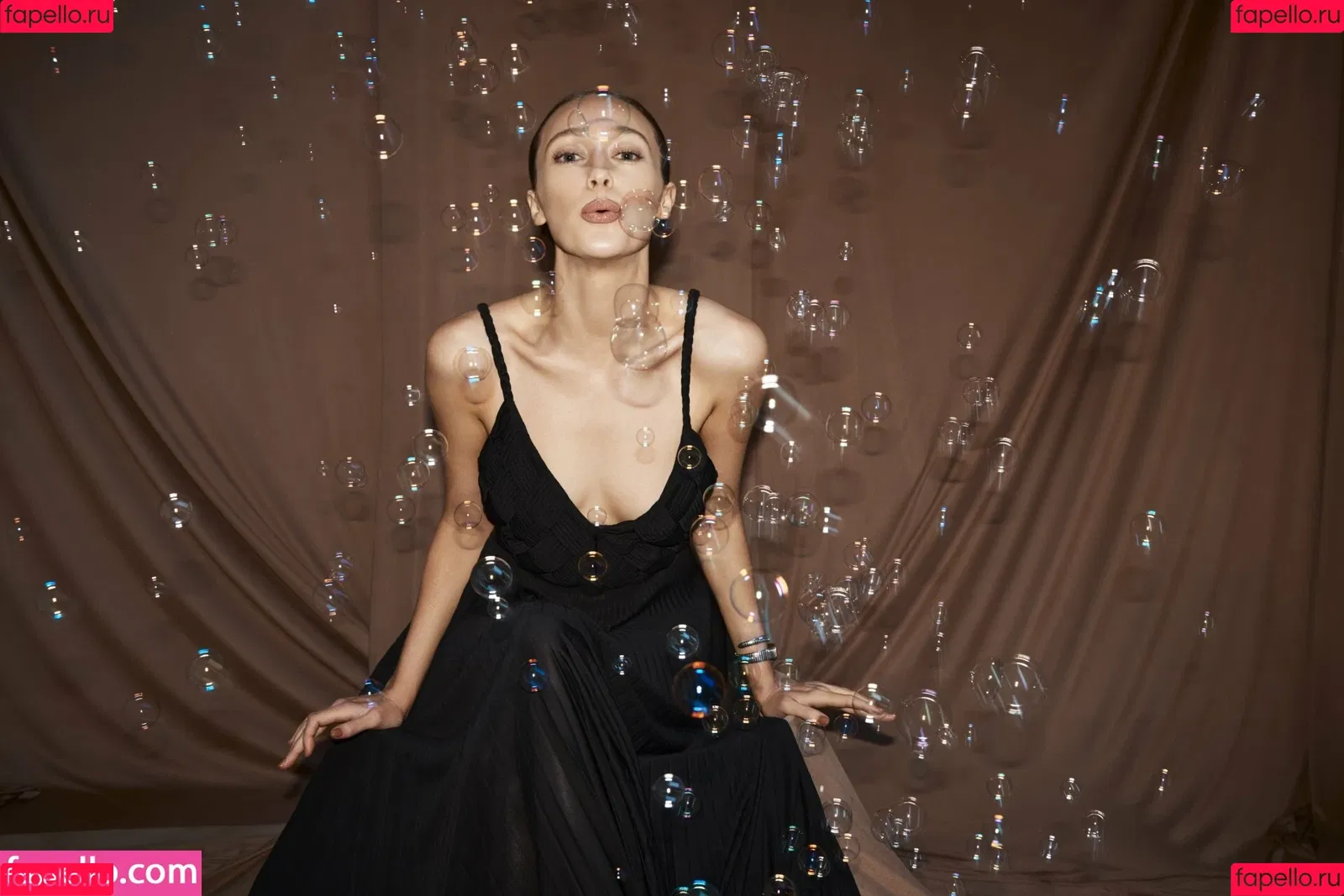 Alycia Debnam Carey / DebnamCarey / alyciajasmin Onlyfans Photo Gallery 