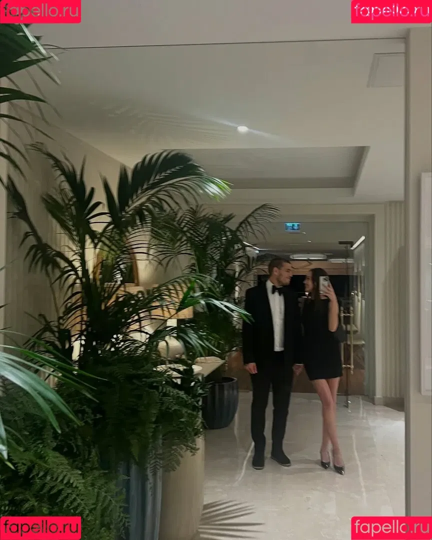 Alycia Debnam Carey / DebnamCarey / alyciajasmin Onlyfans Photo Gallery 