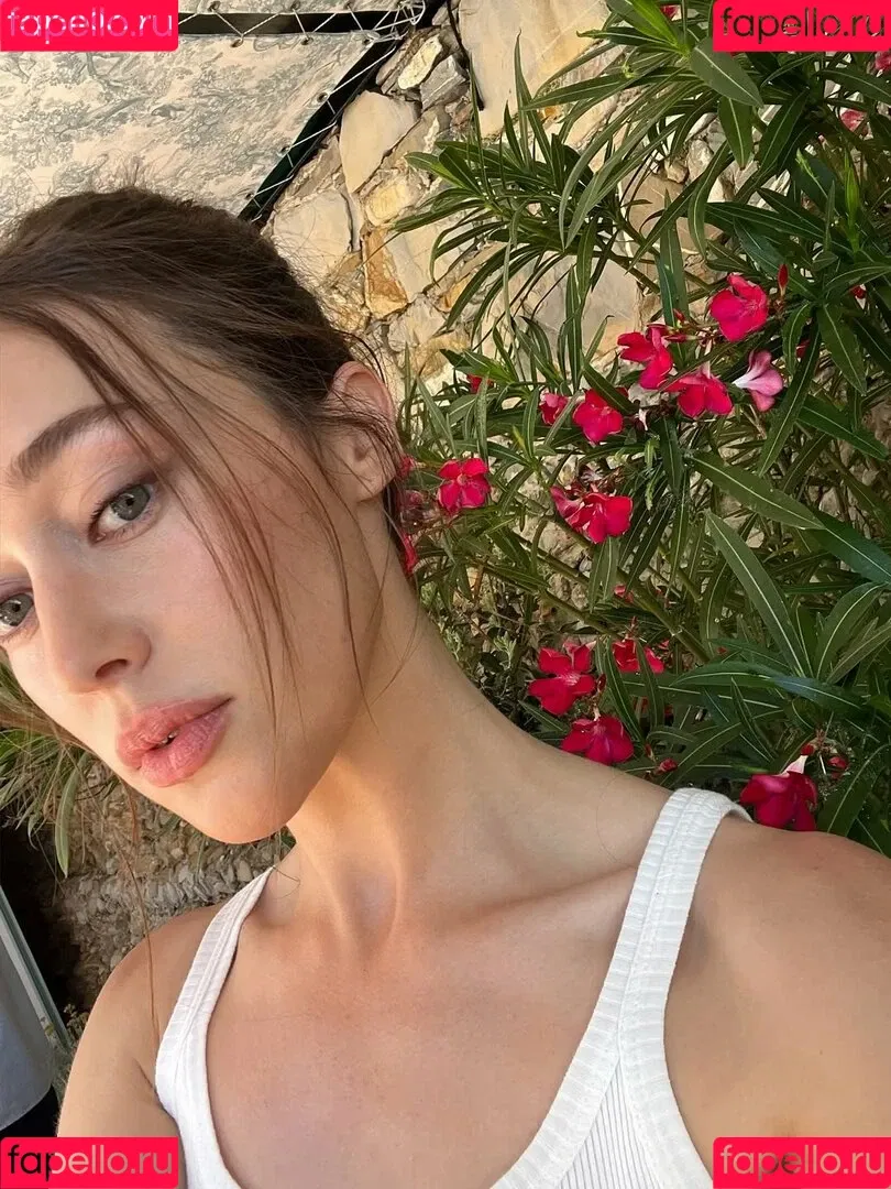 Alycia Debnam Carey / DebnamCarey / alyciajasmin Onlyfans Photo Gallery 
