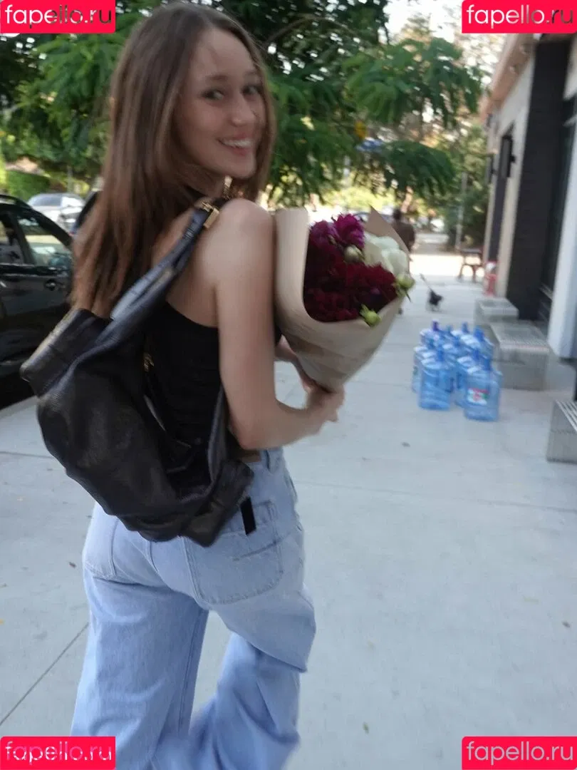 Alycia Debnam Carey / DebnamCarey / alyciajasmin Onlyfans Photo Gallery 