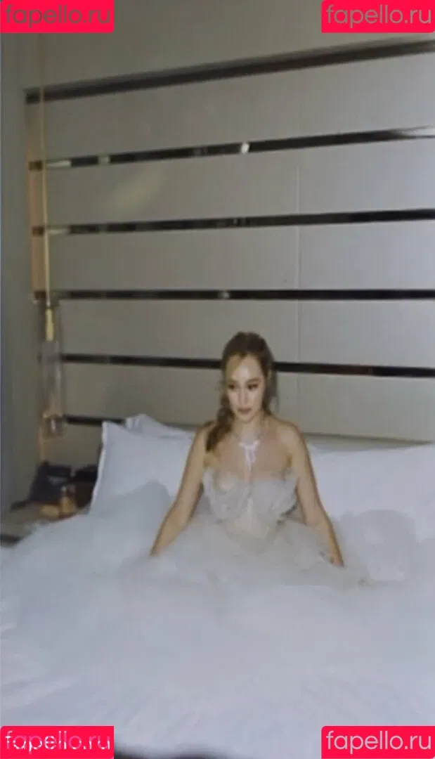 Alycia Debnam Carey / DebnamCarey / alyciajasmin Onlyfans Photo Gallery 