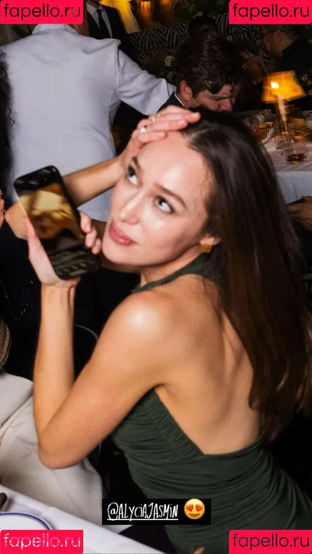 Alycia Debnam Carey / DebnamCarey / alyciajasmin Onlyfans Photo Gallery 