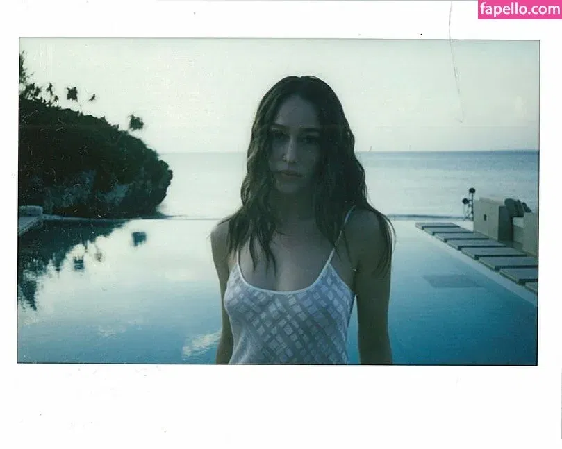 Alycia Debnam Carey / DebnamCarey / alyciajasmin Onlyfans Photo Gallery 