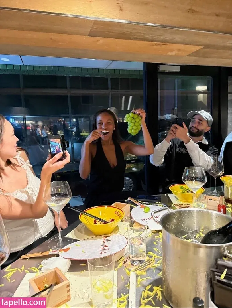 Alycia Debnam Carey / DebnamCarey / alyciajasmin Onlyfans Photo Gallery 