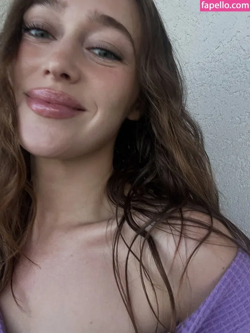 Alycia Debnam Carey / DebnamCarey / alyciajasmin Onlyfans Photo Gallery 