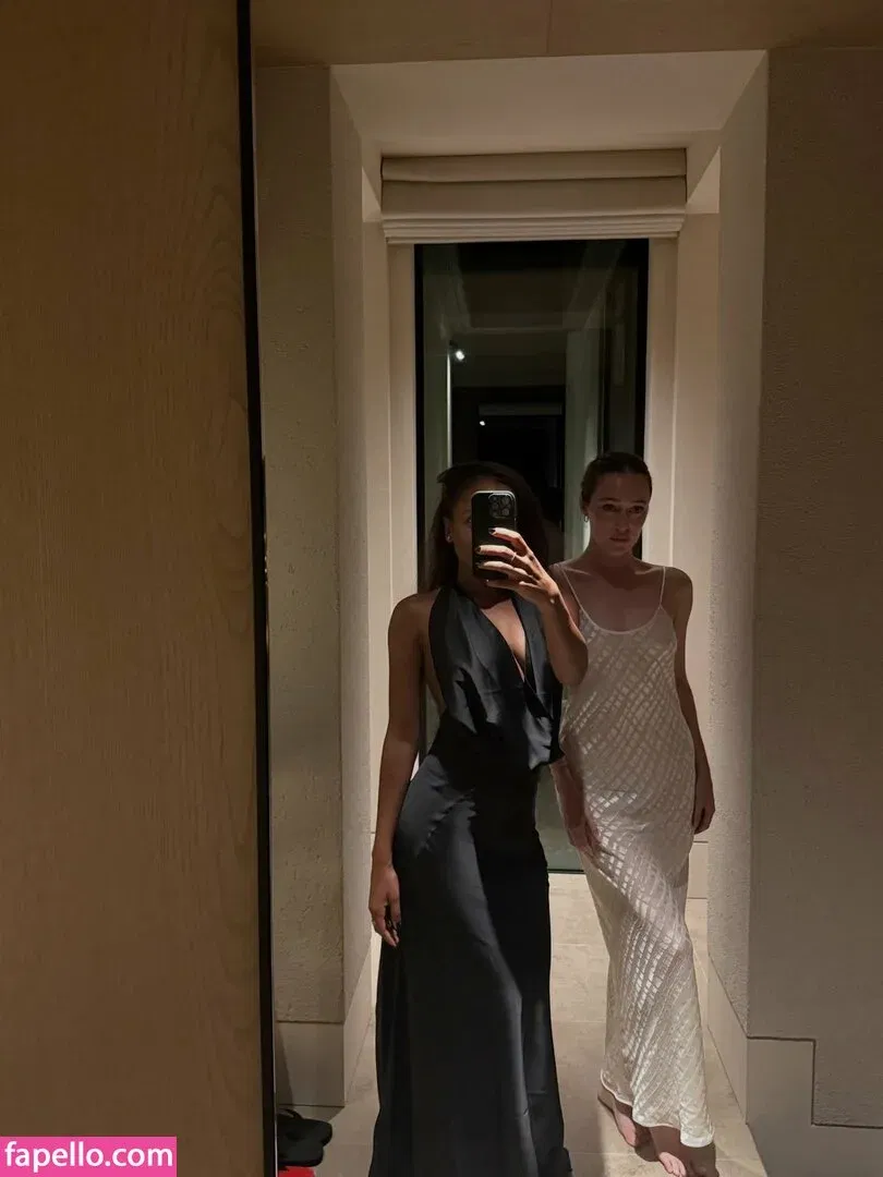 Alycia Debnam Carey / DebnamCarey / alyciajasmin Onlyfans Photo Gallery 