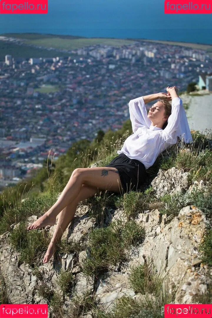N__Tihomirova / Natali Tihomirova / natalia__tihomirovafanpage99 Onlyfans Photo Gallery 
