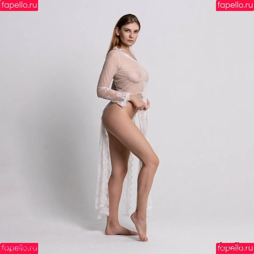 N__Tihomirova / Natali Tihomirova / natalia__tihomirovafanpage99 Onlyfans Photo Gallery 