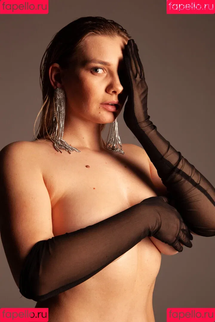 N__Tihomirova / Natali Tihomirova / natalia__tihomirovafanpage99 Onlyfans Photo Gallery 