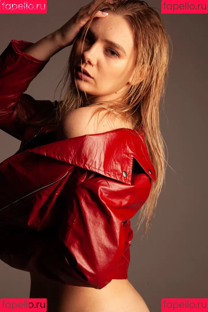 N__Tihomirova / Natali Tihomirova / natalia__tihomirovafanpage99 Onlyfans Photo Gallery 