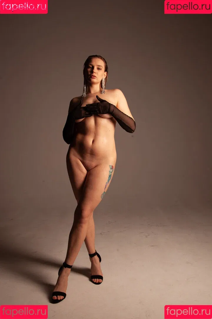 N__Tihomirova / Natali Tihomirova / natalia__tihomirovafanpage99 Onlyfans Photo Gallery 