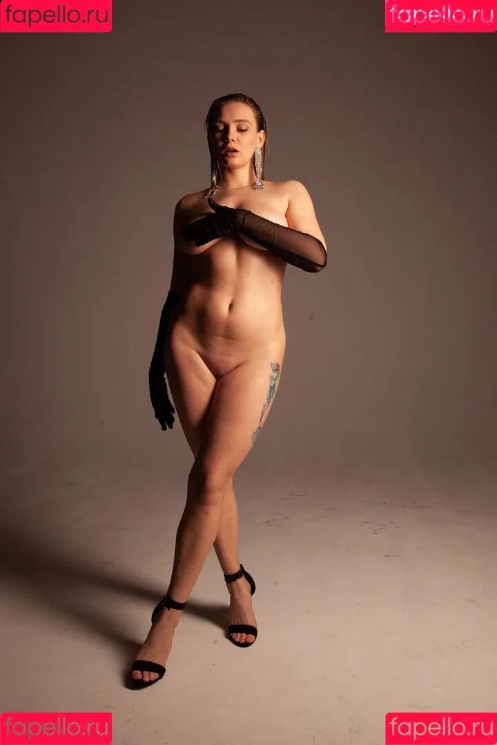 N__Tihomirova / Natali Tihomirova / natalia__tihomirovafanpage99 Onlyfans Photo Gallery 