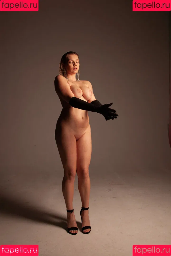 N__Tihomirova / Natali Tihomirova / natalia__tihomirovafanpage99 Onlyfans Photo Gallery 