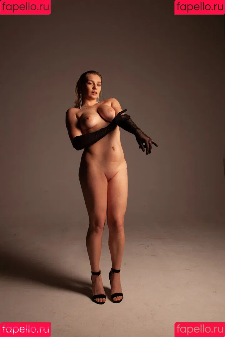 N__Tihomirova / Natali Tihomirova / natalia__tihomirovafanpage99 Onlyfans Photo Gallery 