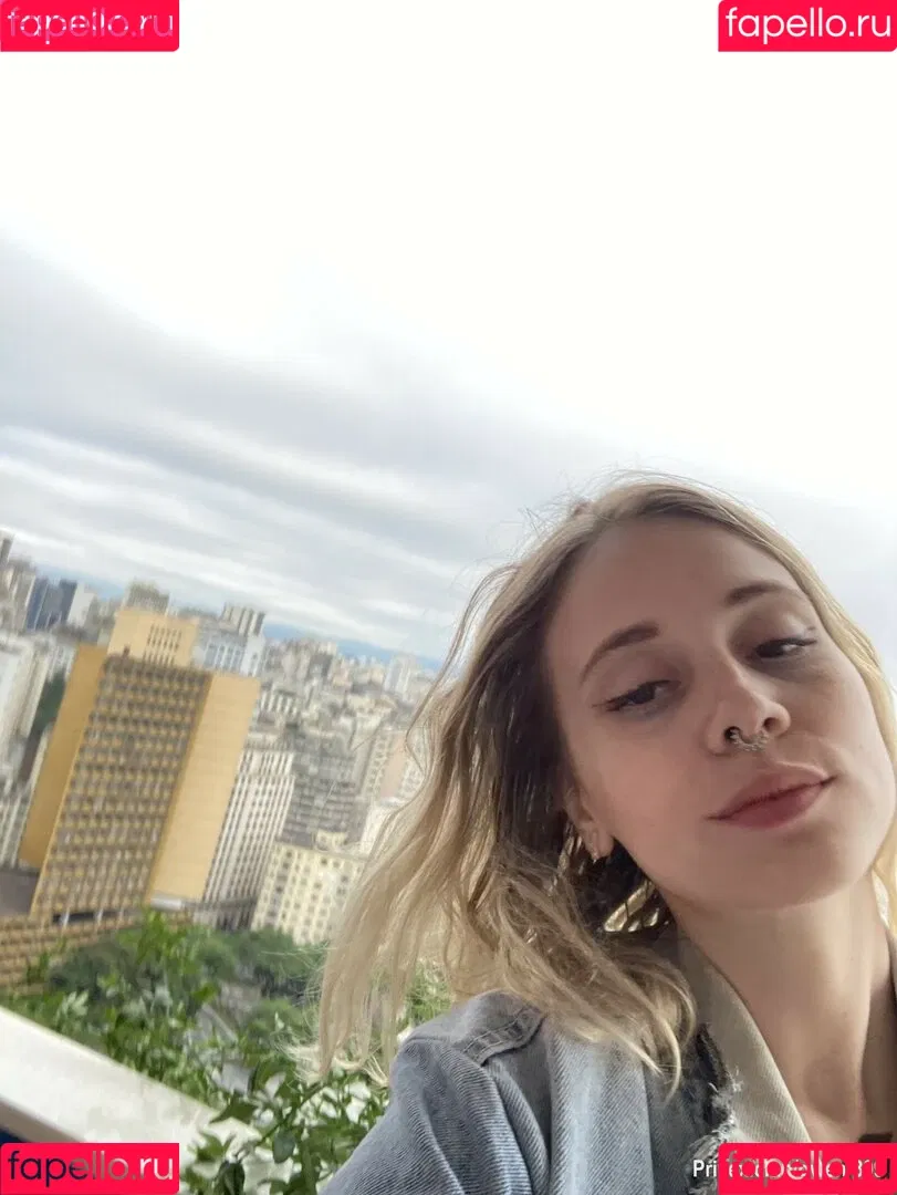 Gwen Stacy / Spider-Man / emstonelove Onlyfans Photo Gallery 