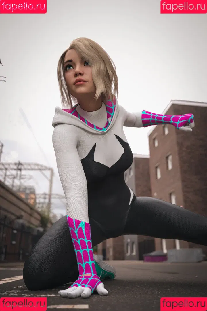 Gwen Stacy / Spider-Man / emstonelove Onlyfans Photo Gallery 