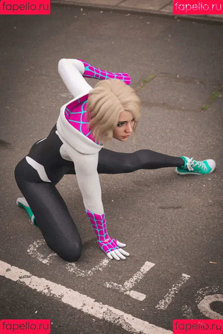 Gwen Stacy / Spider-Man / emstonelove Onlyfans Photo Gallery 
