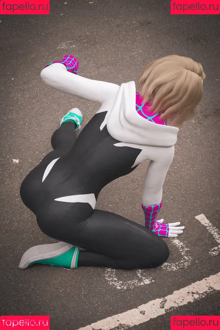 Gwen Stacy / Spider-Man / emstonelove Onlyfans Photo Gallery 