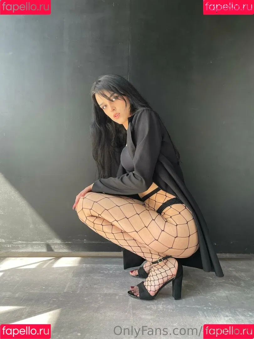 darklaurie / darklory / lory19_00 Onlyfans Photo Gallery 