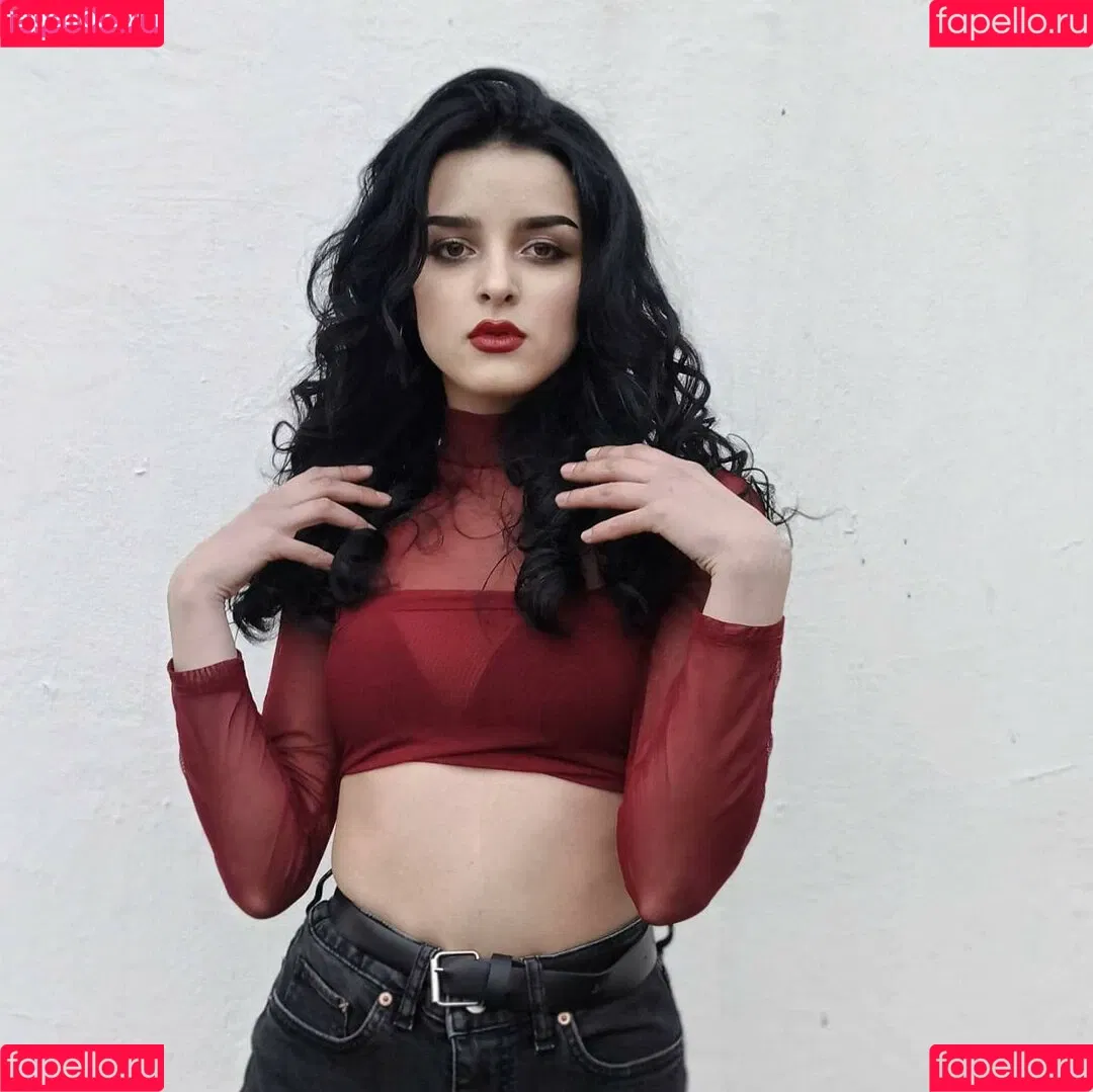 darklaurie / darklory / lory19_00 Onlyfans Photo Gallery 