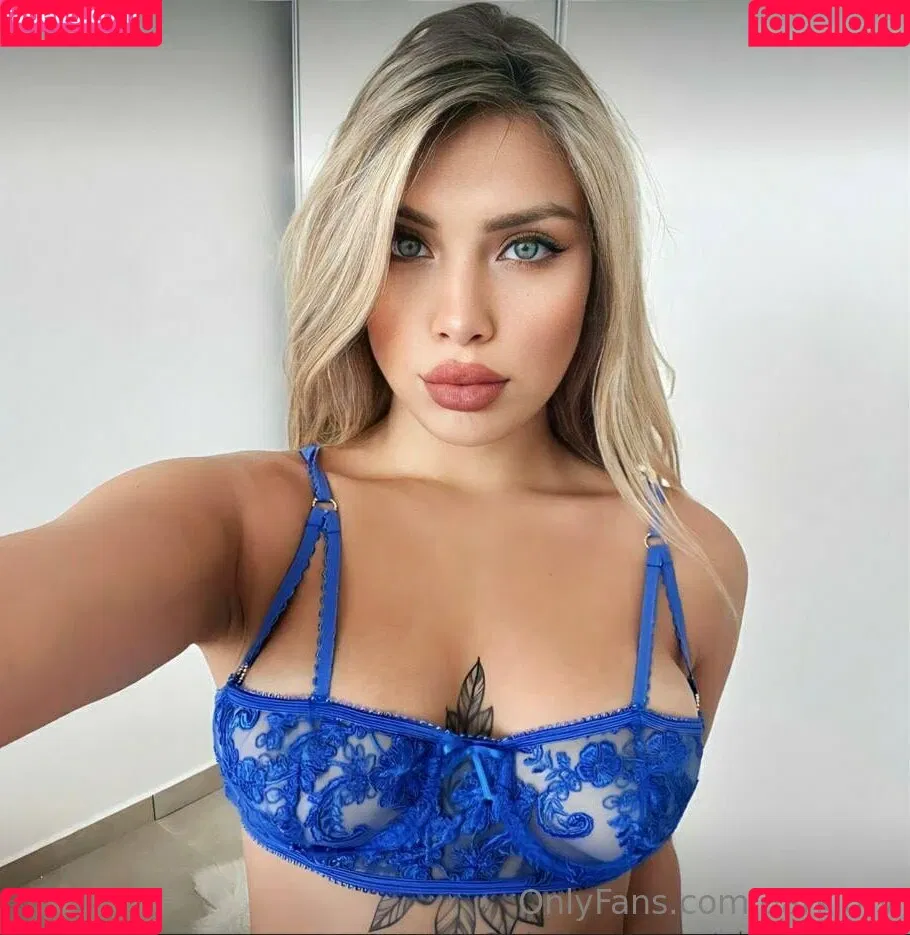 darklaurie / darklory / lory19_00 Onlyfans Photo Gallery 