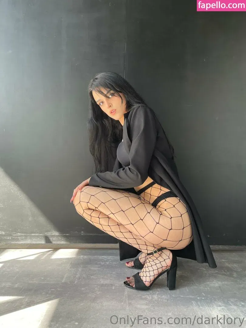 darklaurie / darklory / lory19_00 Onlyfans Photo Gallery 