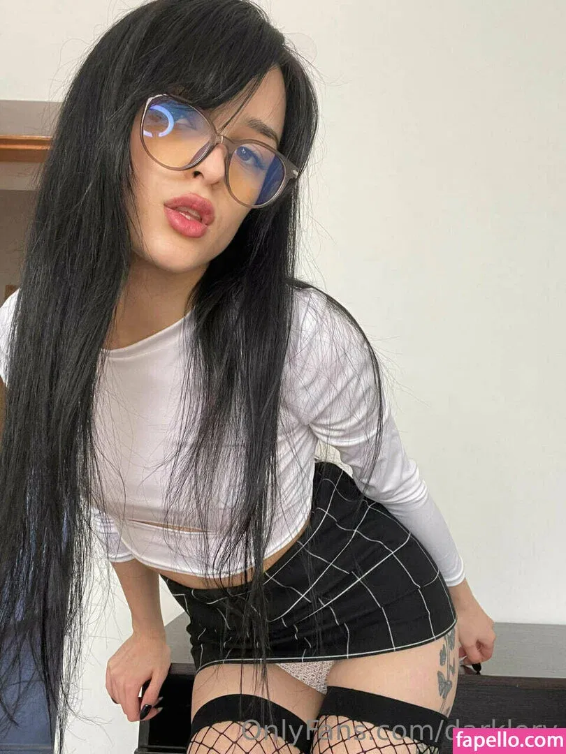 darklaurie / darklory / lory19_00 Onlyfans Photo Gallery 