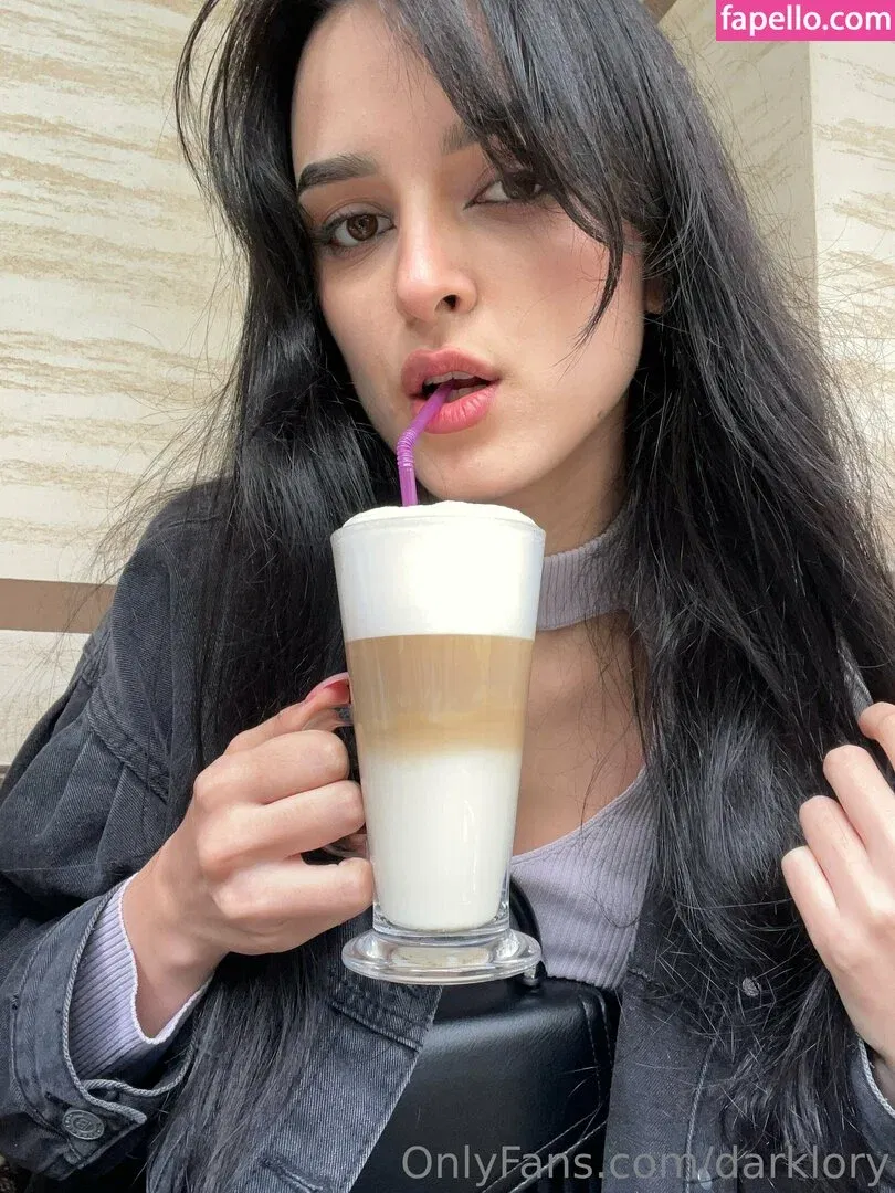 darklaurie / darklory / lory19_00 Onlyfans Photo Gallery 