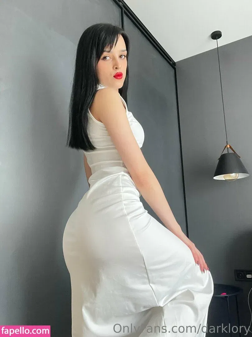 darklaurie / darklory / lory19_00 Onlyfans Photo Gallery 